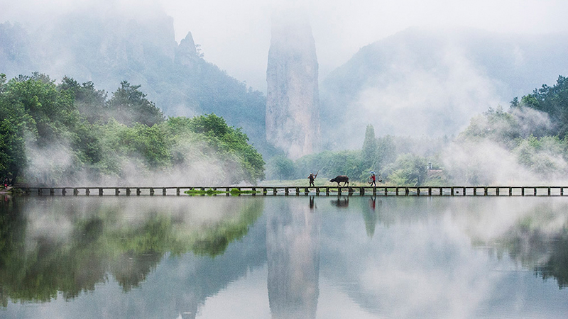 谪仙人之居在山水画间